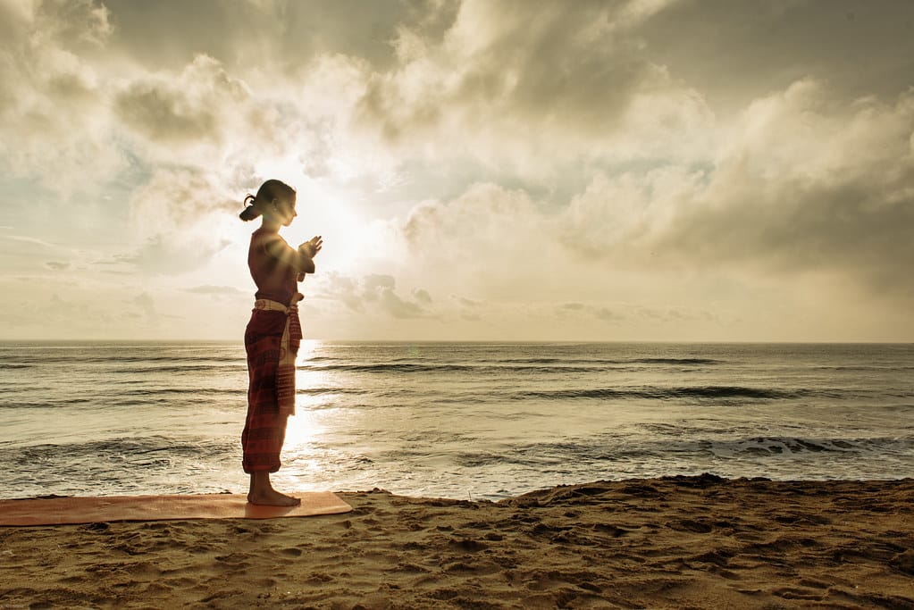 Surya namaskar steps in hindi
